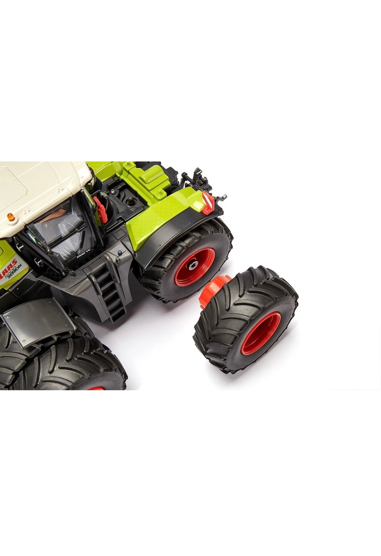 SIKU CONTROL 6715 Zusatzräder (Zwillingsreifen) für CLAAS XERION 5000 TRAC VC (1:32)