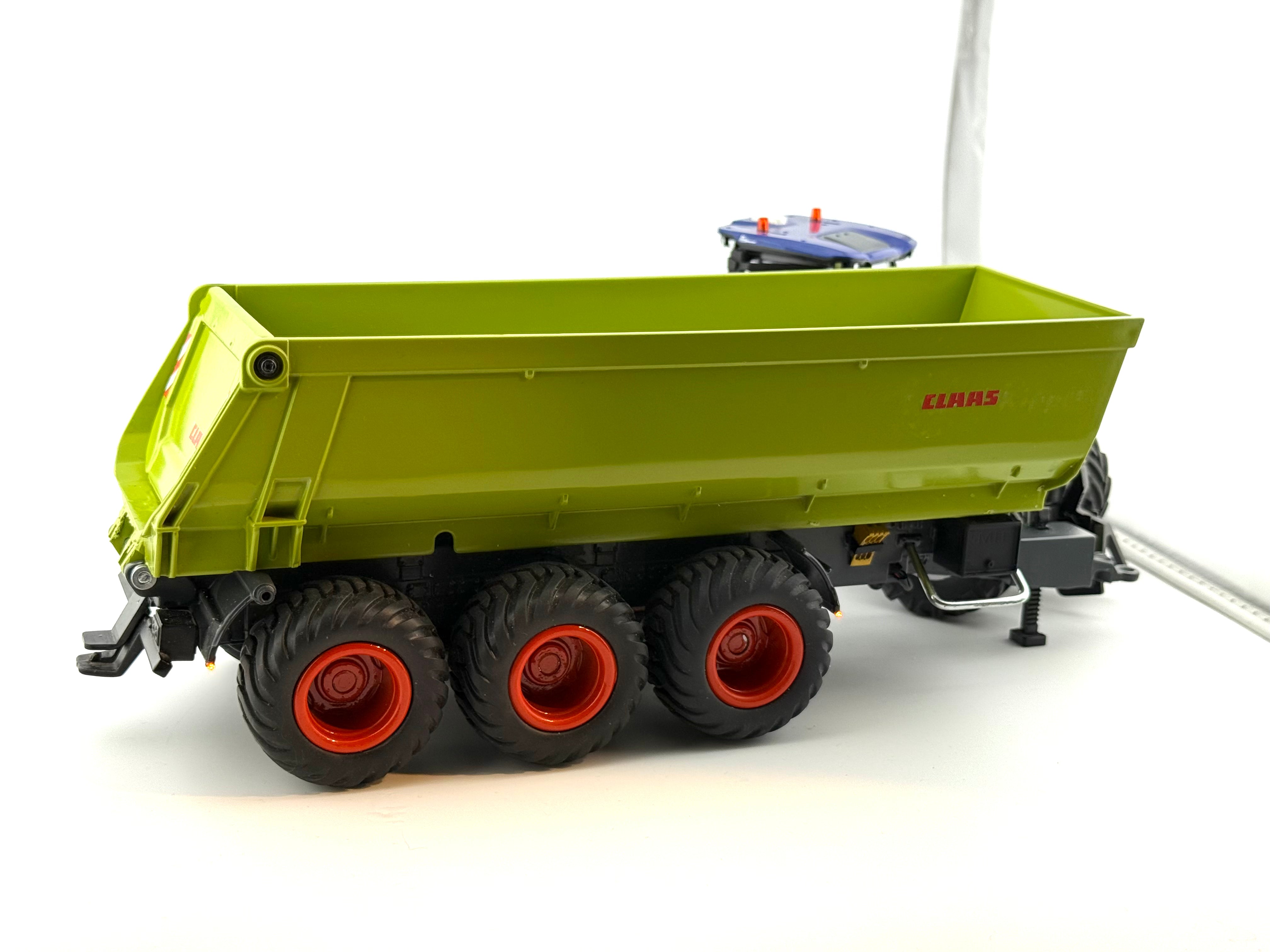 Siku Control 6780 Dreiachs-Kipper Umbau mit Seitenlampen und erhöten Kippwinkel in Claas Optik 1:32