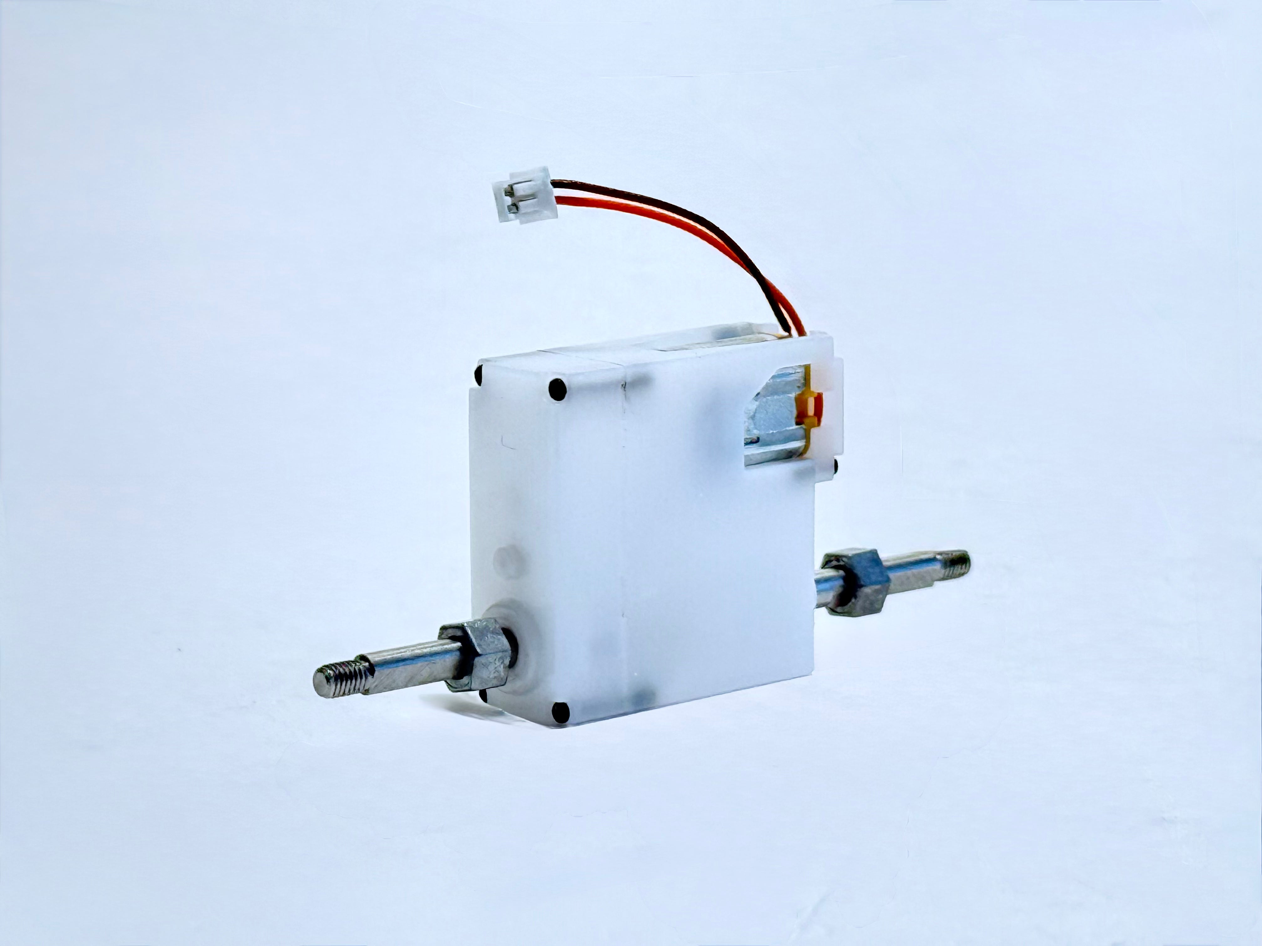 Ersatz Antrieb Seitenansicht weiß mit silberner Achse