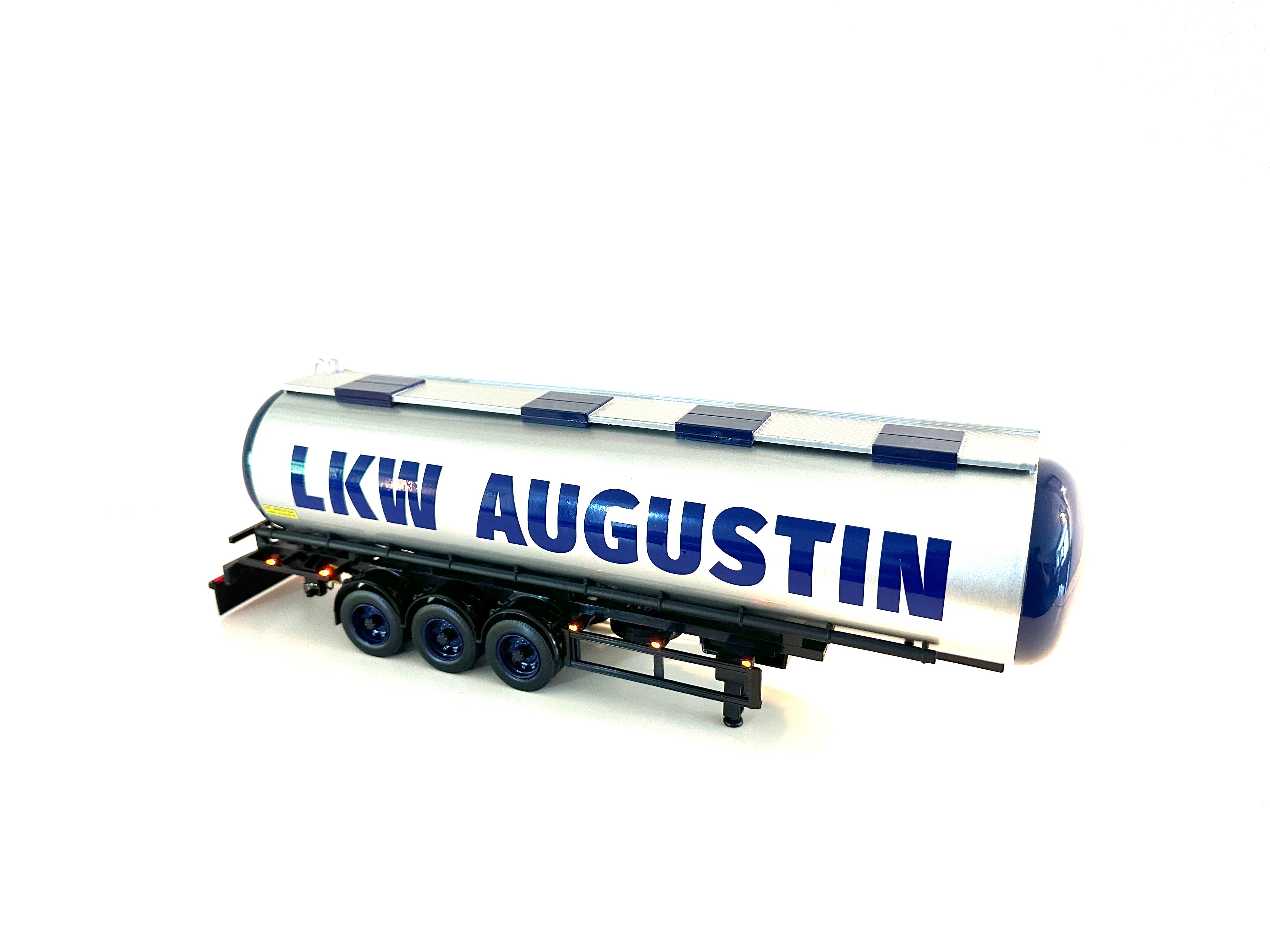 Sprittanker Seitenansicht in silber mit blauer Werbung LKW AUGUSTIN