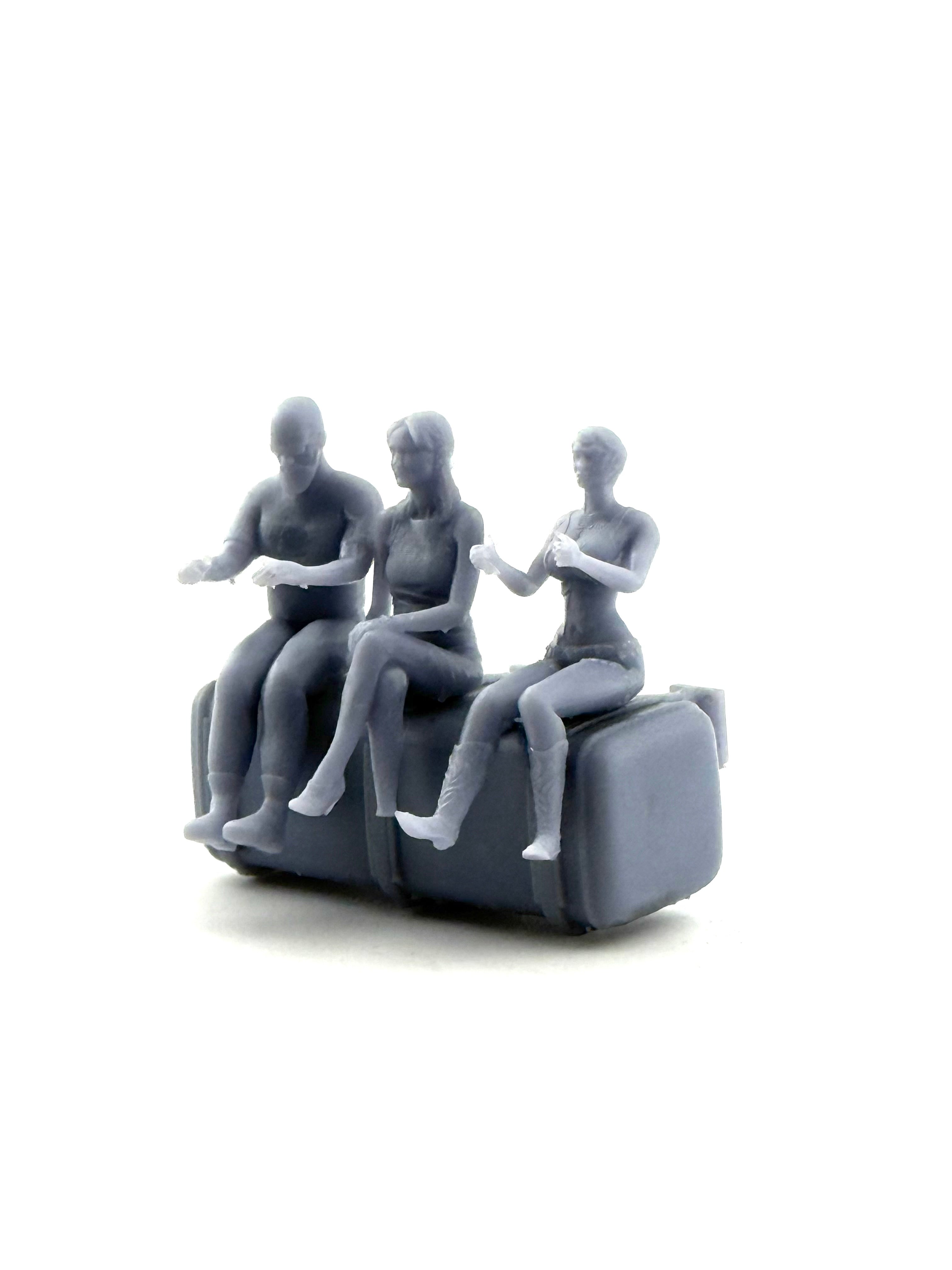 3 Figuren ein männlicher, zwei weibliche