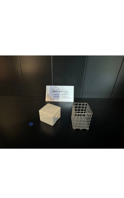 IBC Tanks mit Gitterbox und Deckel in verschieden Masstäben