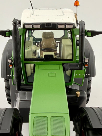 Fendt Favorit 926 Vario (1:32) Weise Toys 1025
