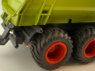 Siku Control 6780 Dreiachs-Kipper Umbau mit Seitenlampen und erhöten Kippwinkel in Claas Optik 1:32