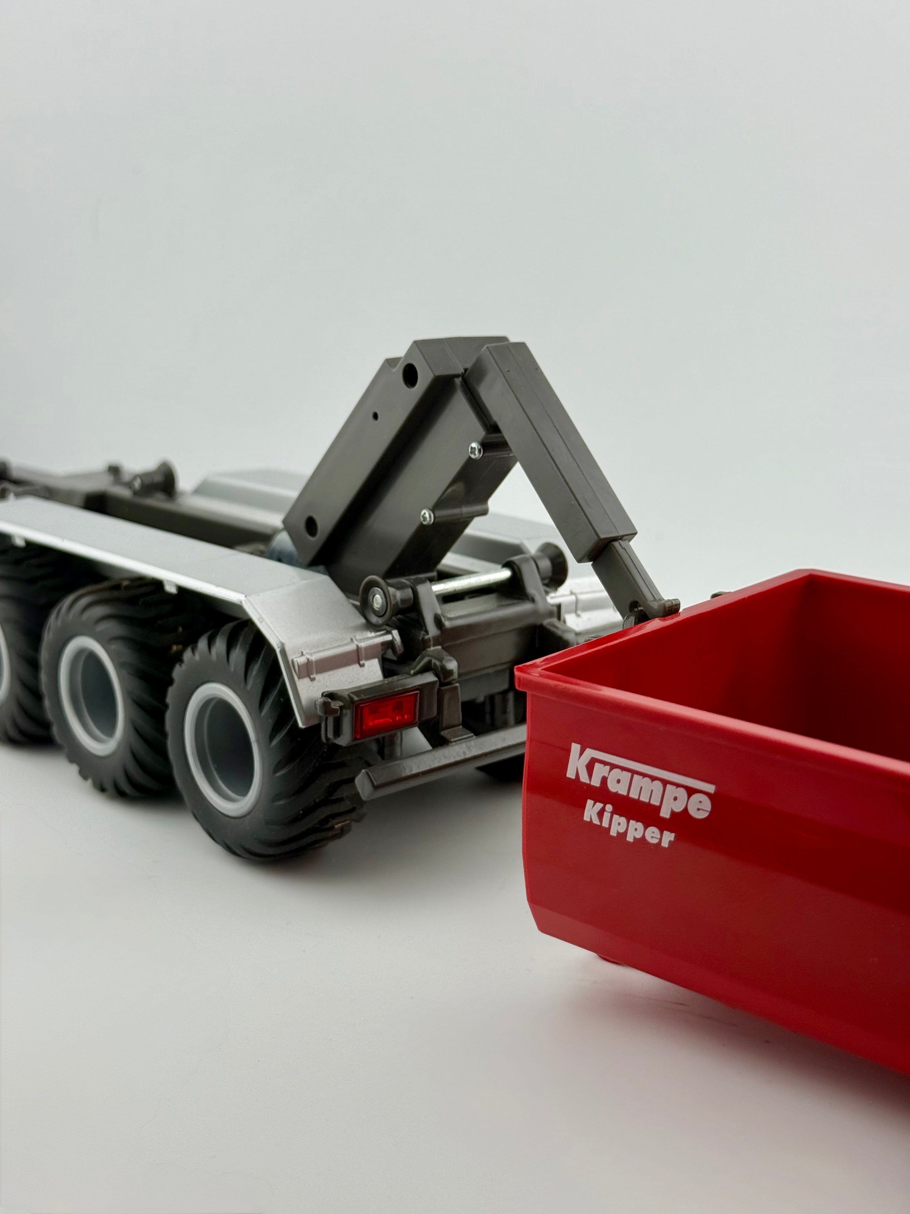 Siku Control 6786 Hakenlift Krampe Fahrgestell mit Mulde