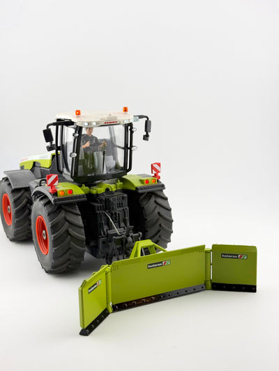 SIKU Farmer 2467 Holaras Maisschiebeschild SONDERSERIE 1:32