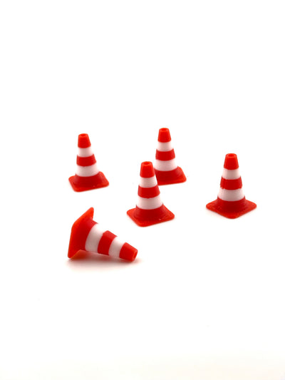 Pylonen / Baustellenkegel in verschiedenen Maßstäben ( 5er Pack )