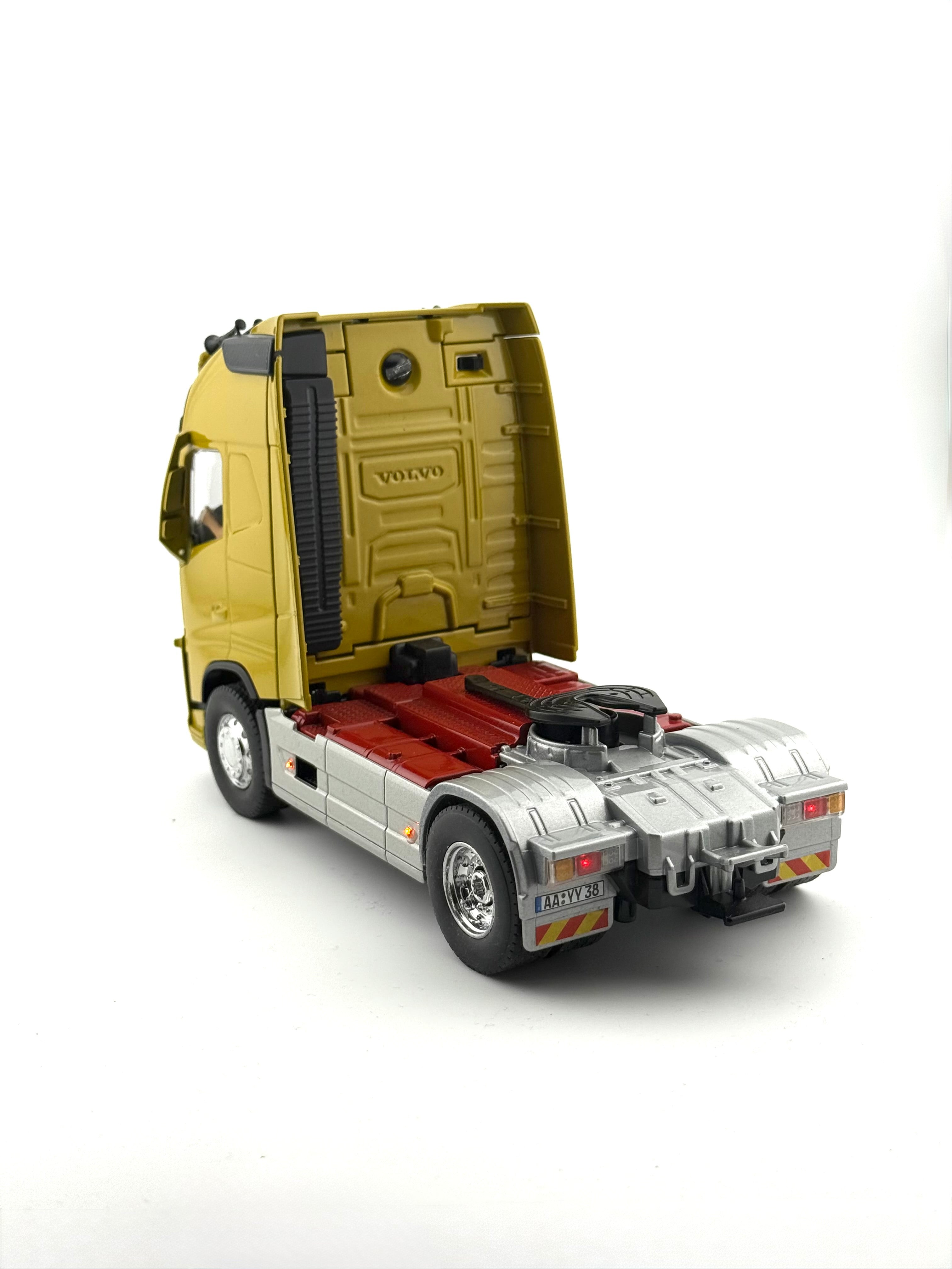 SIKU CONTROL Umbau 6731 Volvo im 'Geigerkleid'