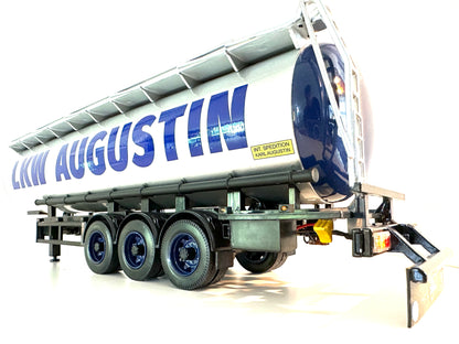 Sprittanker Nahaufnahme in silber mit blauer Werbung LKW AUGUSTIN