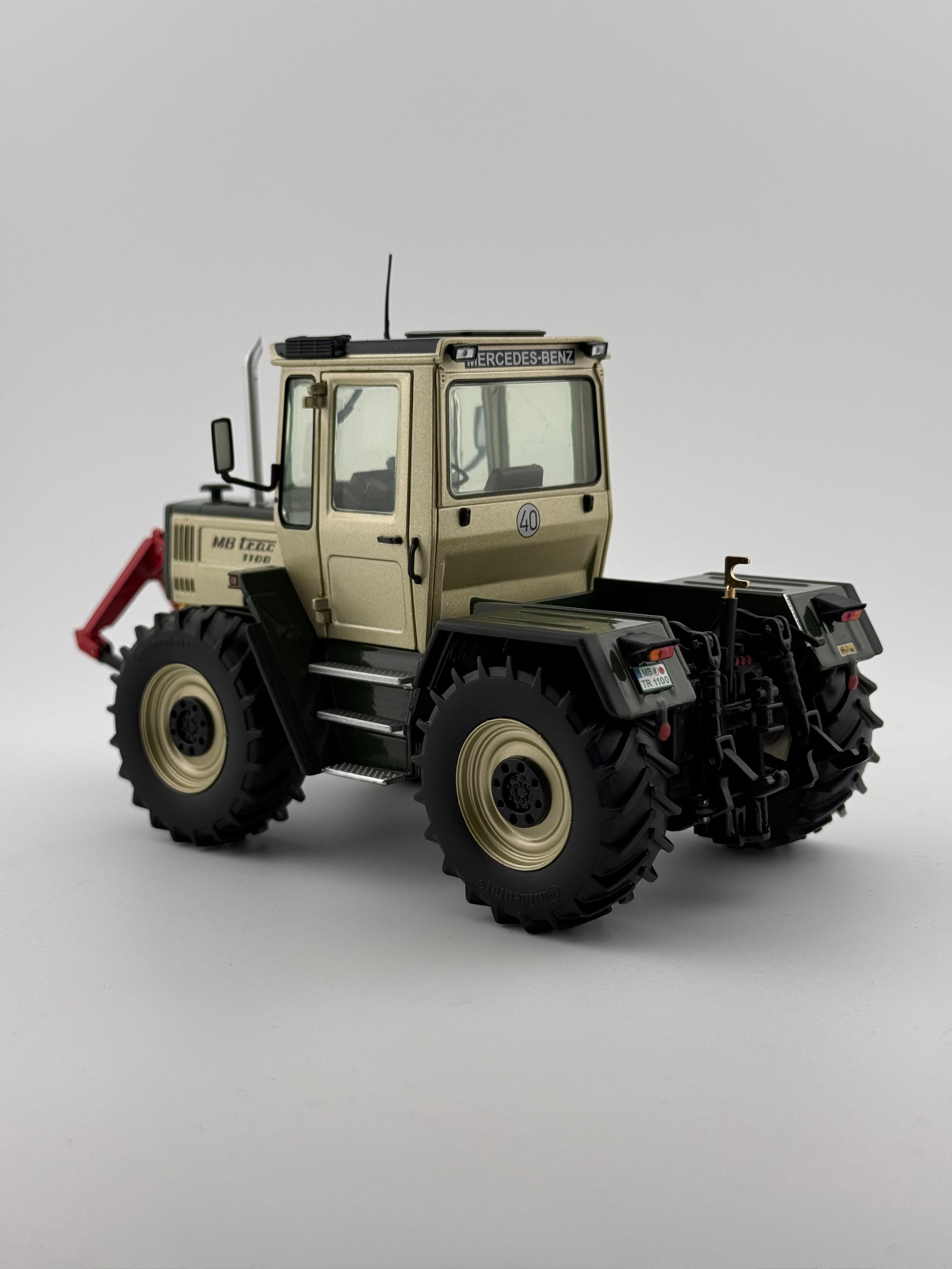 MB trac 1100 Silberdistel 1:32 Rückansicht Weise Toys Modell