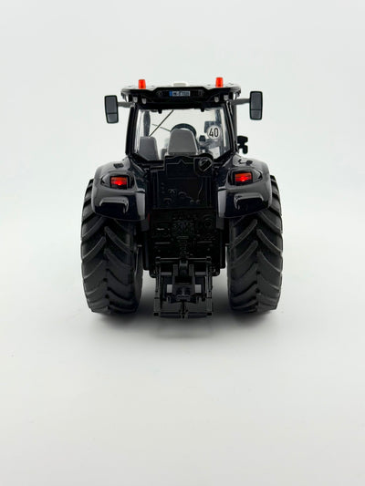 New Holland Black Beauty Modell im Maßstab 1:32 Heckansicht