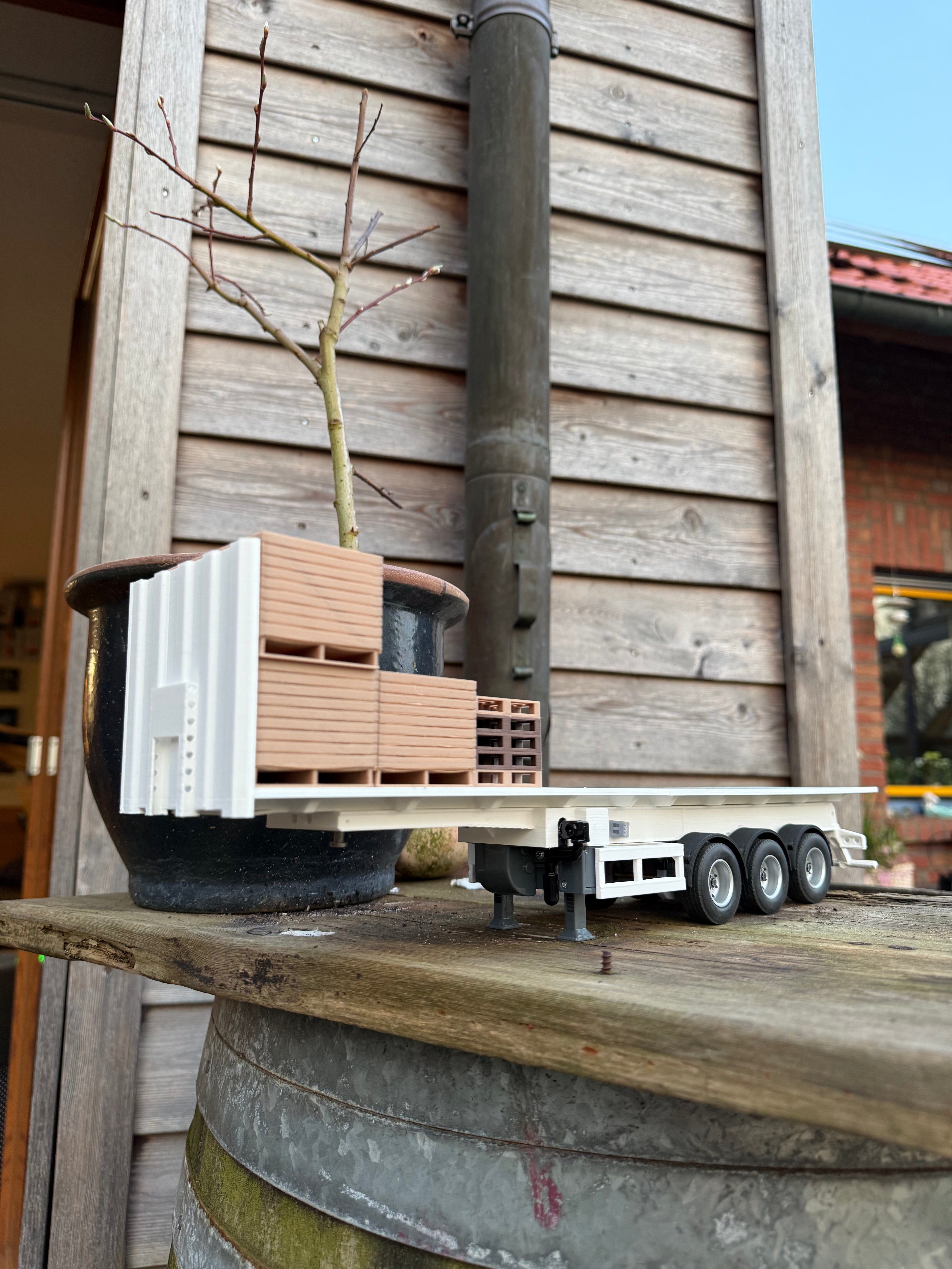 Plateau Sattelauflieger 1 32 Bausatz Modellbau Anhänger