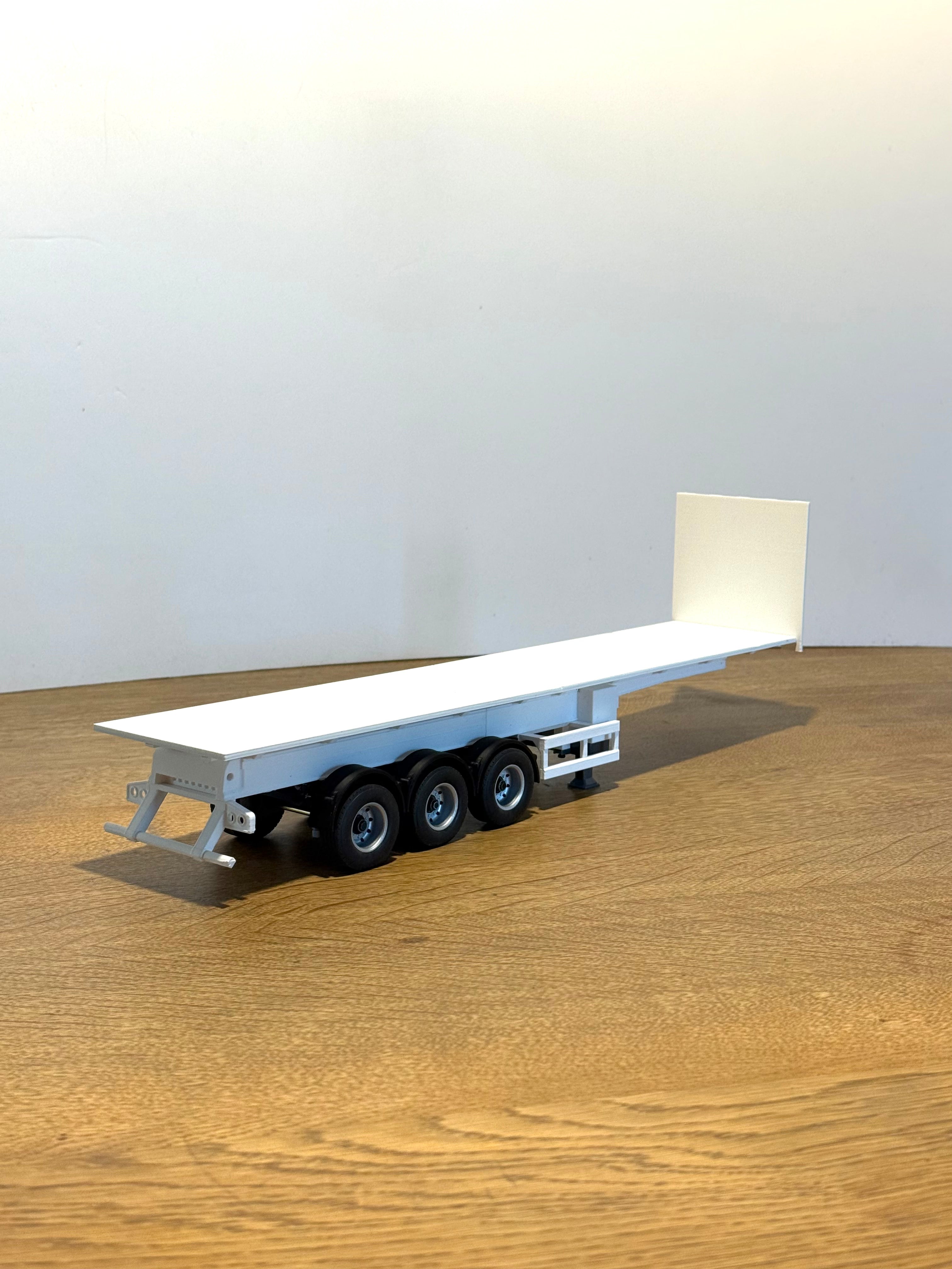 Sattelauflieger 1 32 Gesamtansicht Modellbau Anhänger