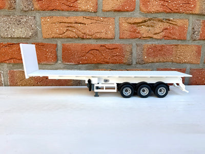 Sattelauflieger 1 32 Seitenansicht Modellbau Plateau Anhänger links