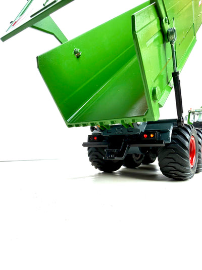 Heckansicht des Siku Control Joskin Kippers mit automatischer Heckklappe
