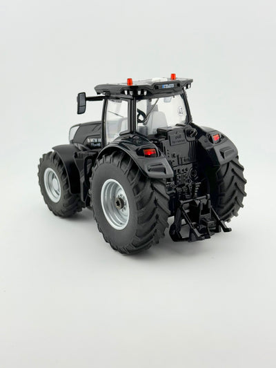 Detailansicht SIKU Control New Holland Black Beauty Umbau